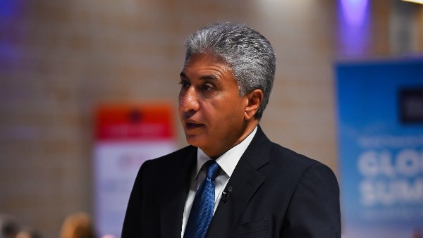 وزير السياحة 