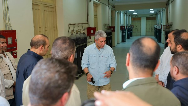 وزير السياحة والآثار 