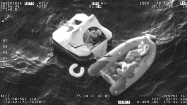 حوت يصدم يختا في جنوب المحيط