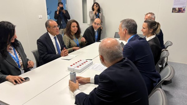وزير الخارجية 