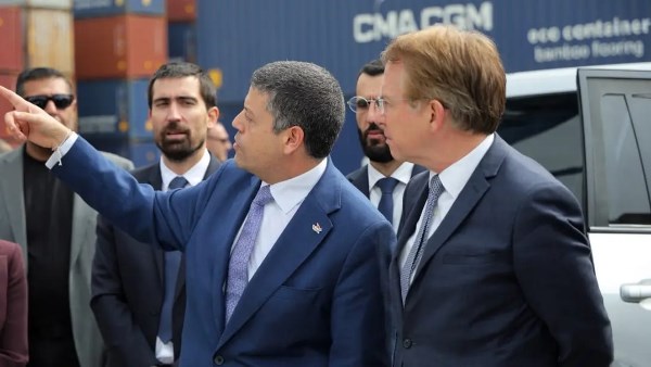 السفير الفرنسي من مرفأ بيروت