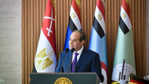 الرئيس السيسي: 