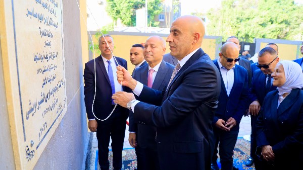 وزير التربية و التعليم و محافظ القاهرة 