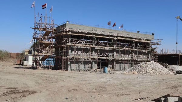 مشروع مأخذ وخطوط نقل المياه العكرة
