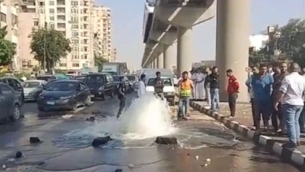 كسر مفاجئ في خط مياه 