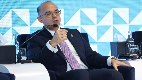 الدكتور محمد فريد وزير الاستثمار والتجارة الخارجية 