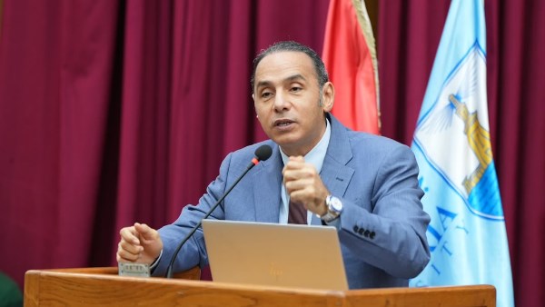 الدكتور إسلام عزام رئيس هيئة الرقابة المالية 