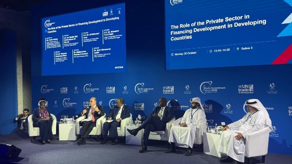 الدكتور محمد فريد وزير الاستثمار والتجارة الخارجية 