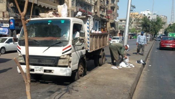 محافظ الجيزة يوجّه برفع نقاط تجمع القمامة بشارعي ترعة زنين ومصرف ناهيا والقضاء على الفرز العشوائي للمخلفات.. صور محافظ الجيزة يوجّه برفع نقاط تجمع القمامة بشارعي ترعة زنين ومصرف ناهيا والقضاء على الفرز العشوائي للمخلفات.. صور