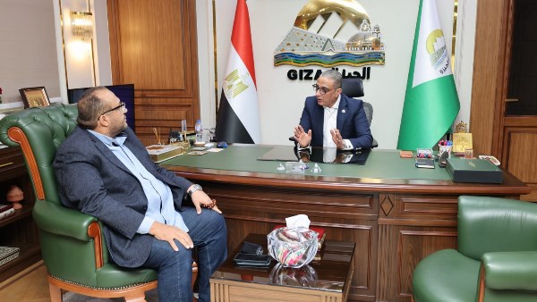 محافظ الجيزة يلتقي رئيس مياه الشرب عقب تكليفه بمناقشة ملفات العمل والتحديات محافظ الجيزة يلتقي رئيس مياه الشرب عقب تكليفه بمناقشة ملفات العمل والتحديات