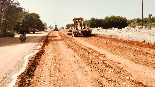 محافظ الجيزة يتابع معدلات تنفيذ أعمال تقوية ورصف طريق برطس المنصورية الغربي محافظ الجيزة يتابع معدلات تنفيذ أعمال تقوية ورصف طريق برطس المنصورية الغربي