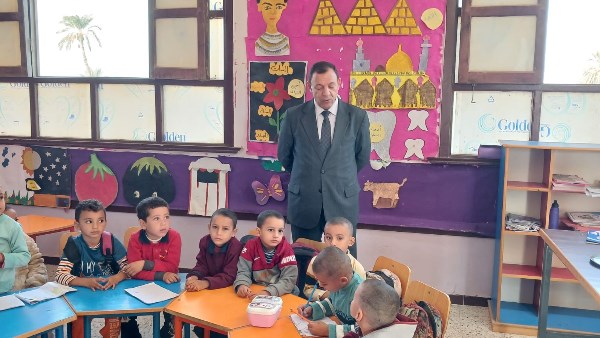 ضمن جولاته الميدانية.. مدير تعليم بني سويف يتفقد عددًا من مدارس ناصر التعليمية