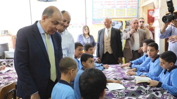 محافظ المنيا خلال الجوله 