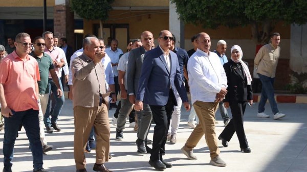 محافظ المنيا خلال الجوله 