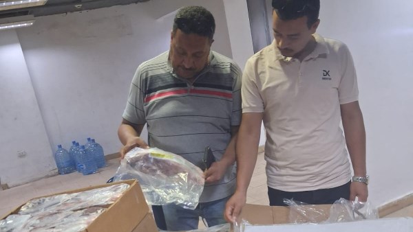  ضبط 218 كيلو لحوم وكبدة وأسماك غير صالحة للاستهلاك الآدمي داخل ثلاجة للمجمدات بمركز أسيوط