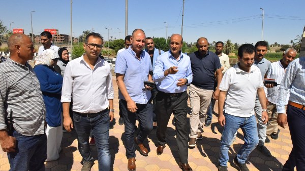 محافظ أسيوط يتفقد ميدان "أم البطل" بالمدخل الجنوبي ويوجه بتطويره ورفع كفاءته
