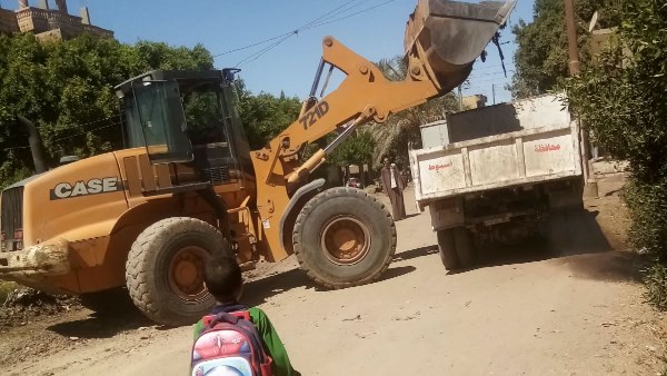  رفع تجمعات القمامة والمخلفات بقرى عواجة والنهايا والمناشي بديروط 