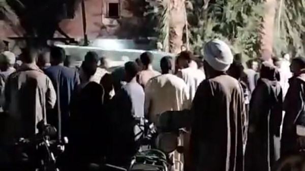 تشييع جثامين 3 شقيقات انهار عليهم منزلهم بأسيوط