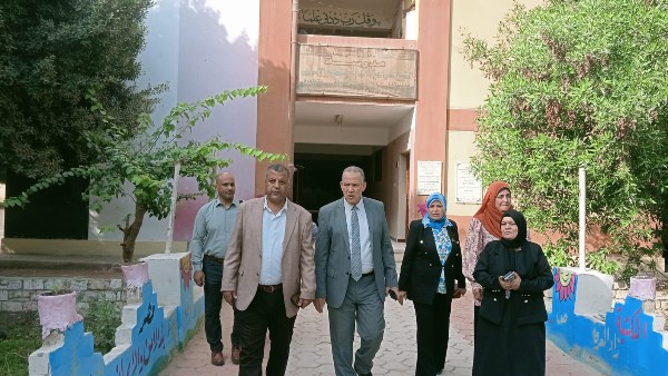 وكيل وزارة التعليم بأسيوط يتفقد 4 مدارس بساحل سليم 