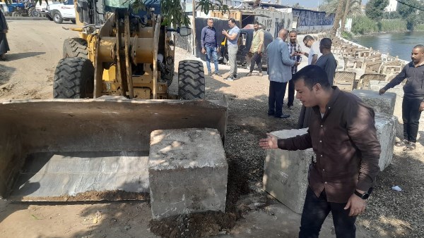 محافظ أسيوط يتابع إنشاء موقفي محافظ أسيوط يتابع إنشاء موقفي