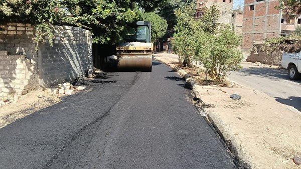 البدء باستكمال رصف الشوارع الحيوية ومدخل قرية مجريس