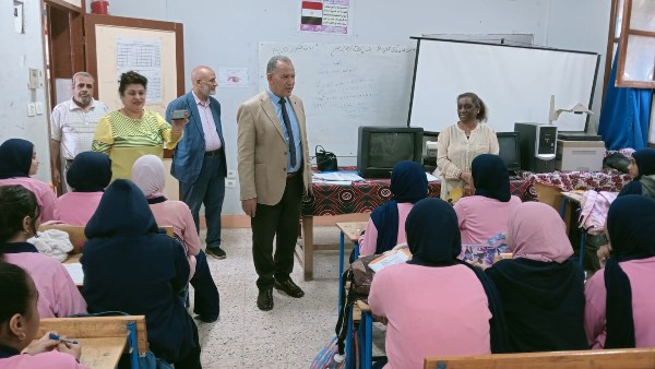 وكيل وزارة التعليم بأسيوط يتفقد مدارس القوصية 