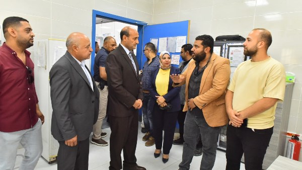 محافظ أسيوط يتفقد الوحدة الصحية بالعونة ضمن مشروعات "حياة كريمة" 