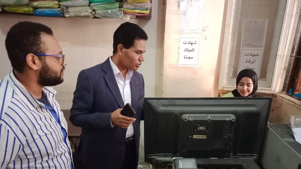 قبل انطلاق حملة الحصبة.. وكيل صحة الأقصر يفاجئ 3 مكاتب صحة ويتابع الجاهزية على الأرض
