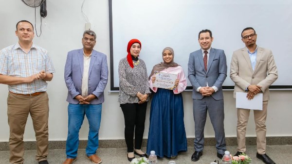 رئيس جامعة الأقصر تشهد حفل استقبال الطلاب وتكرم المتفوقين بكلية الحاسبات والمعلومات رئيس جامعة الأقصر تشهد حفل استقبال الطلاب وتكرم المتفوقين بكلية الحاسبات والمعلومات