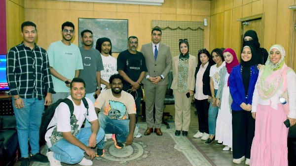 نائب محافظ الأقصر يلتقي شباب مبادرة «الأقصر بعيون شبابها» لبحث رؤيتهم في الترويج السياحي للمحافظة