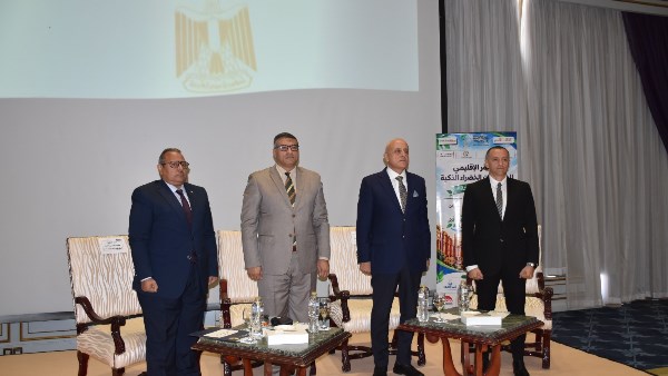 محافظ الأقصر يشارك في المؤتمر الإقليمي لإعلان المشروعات الفائزة بالمبادرة الوطنية للمشروعات الخضراء الذكية