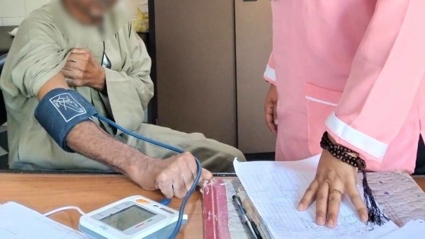 100 يوم صحة في الأقصر.. انتشار الفرق الطبية بعدد من الإدارات الصحية لتقديم الخدمات للمواطنين