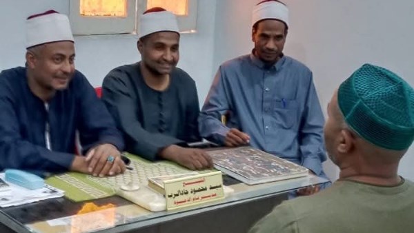 أوقاف الأقصر تختبر المتقدمين للمسابقة الكبرى في علوم القرآن الكريم أوقاف الأقصر تختبر المتقدمين للمسابقة الكبرى في علوم القرآن الكريم