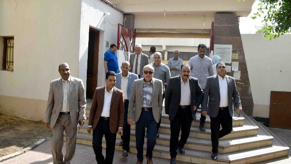 تستمر لمدة 21 يومًا.. محافظ الأقصر يشهد انطلاق فعاليات الحملة القومية للتطعيم ضد مرضي الحصبة والحصبة الألمانية من مدرسة "وادي الملكات" الابتدائية بمدينة الأقصر