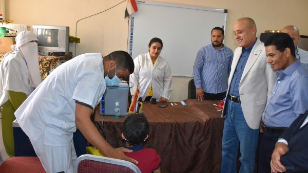 محافظ الأقصر يتابع ميدانياً أعمال الحملة القومية للتطعيم ضد الحصبة والحصبة الألمانية بمدينة إسنا محافظ الأقصر يتابع ميدانياً أعمال الحملة القومية للتطعيم ضد الحصبة والحصبة الألمانية بمدينة إسنا