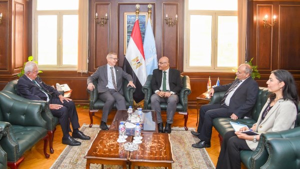 محافظ الإسكندرية مع سفير ايرلندا