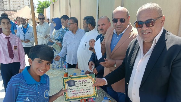 خلال التكريم 