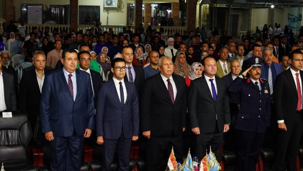 محافظ مطروح خلال  الاحتفالية