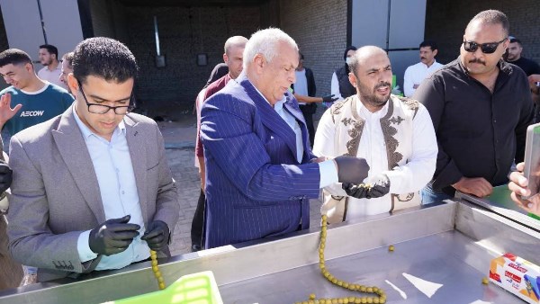 محافظ مطروح خلال  المشاركة فى السلسلة 