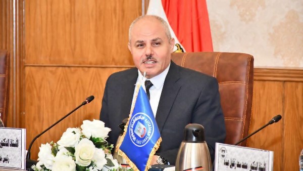 رئيس جامعة قناة السويس 