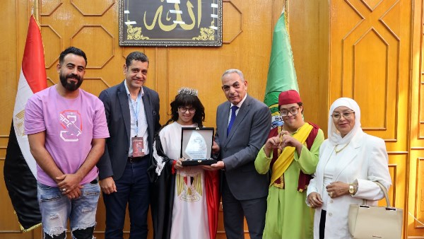 اللقاء 