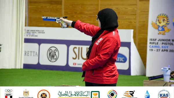 لاعبة الرمايا