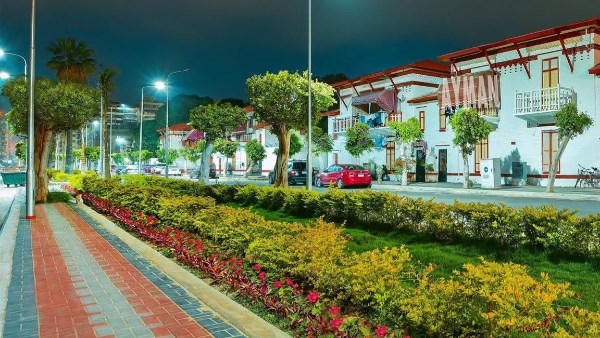 تطوير الجزيرة الوسطى وزيادة المسطحات الخضراء وتكثيف الإضاءة.. لإضفاء مظهر أكثر تنظيمًا وجمالًا