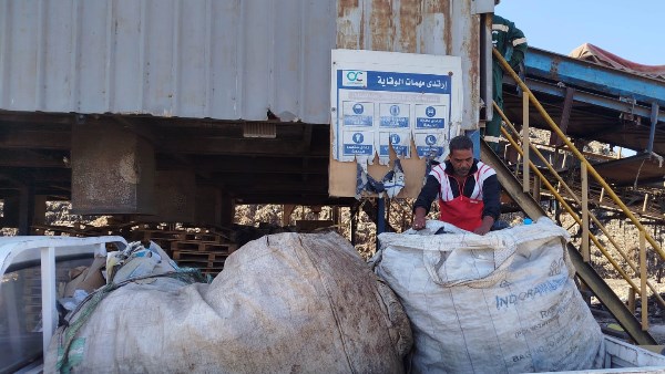 زهور بورسعيد يواصل حملاته لمجابهة ظاهرة انتشار النباشين وفارزي القمامة ومصادرة المضبوطات