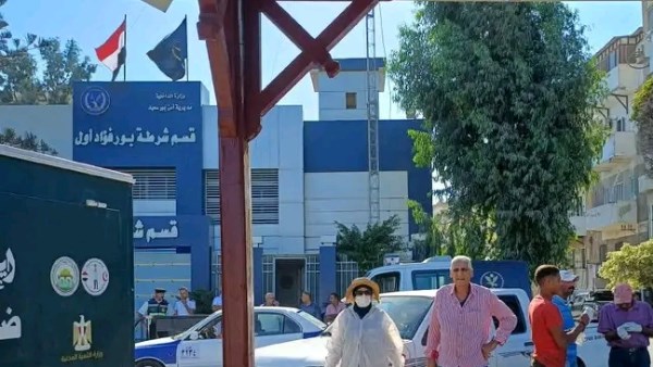 ضبط ونقل أعداد من الكلاب الضالة وفق أساليب آمنة وإنسانية.. واستمرار الحملات بمختلف أحياء المحافظة