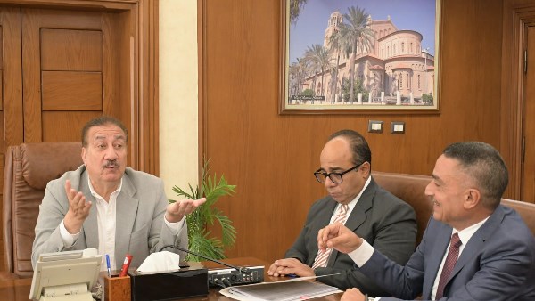 محافظ بورسعيد: استمرار تقديم كافة أوجه الدعم والتيسيرات للمستثمرين الجادين وتذليل أي معوقات أمام المشروعات الصناعية