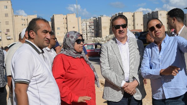 إنشاء شبكة بالوعات أمطار وصب البردورات وتركيب الإنترلوك للأرصفة ضمن أعمال التطوير