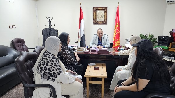 بعد شكواها على التواصل وكيل تعليم بورسعيد يستقبل والدة الطالبة "دهب" ويوجه بالحل الفوري لشكواها