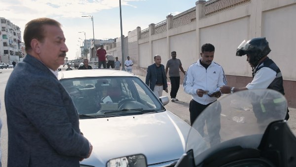 محافظ بورسعيد: لن نتهاون مع أي مخالفة مرورية تهدد حياة المواطنين