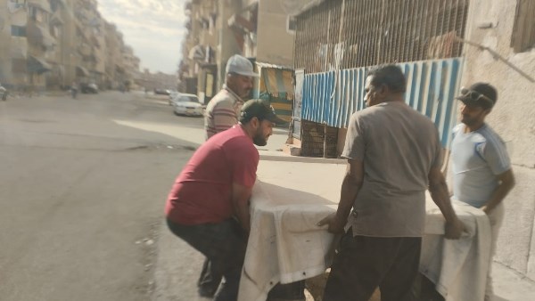 رئيس زهور بورسعيد يقود حملة لازالة الإشغالات والتعديات بمنطقة عمرو بن العاص